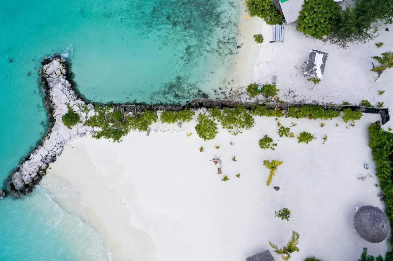 Ocean Waves Inn Gaafaru Exterior photo